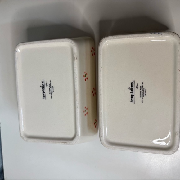 Temptations Red and White Bakeware Set for Your Kitchen - Picture 4 of 4